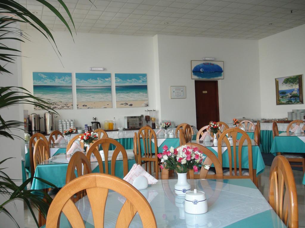 Oceanis Hotel Karpathos Exterior photo