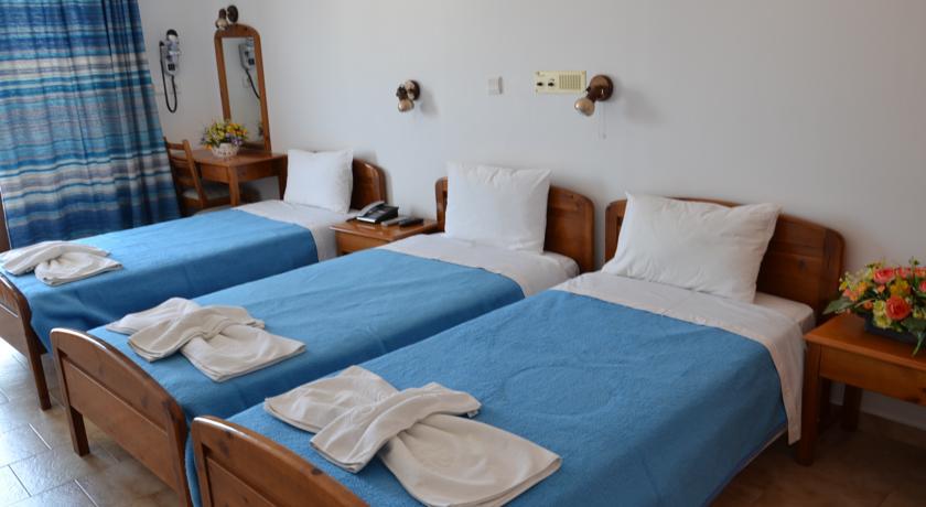 Oceanis Hotel Karpathos Exterior photo
